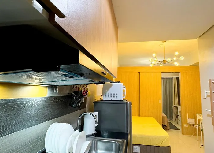 Condotel Beside Sm North Edsa In Tower 4 アパートホテル